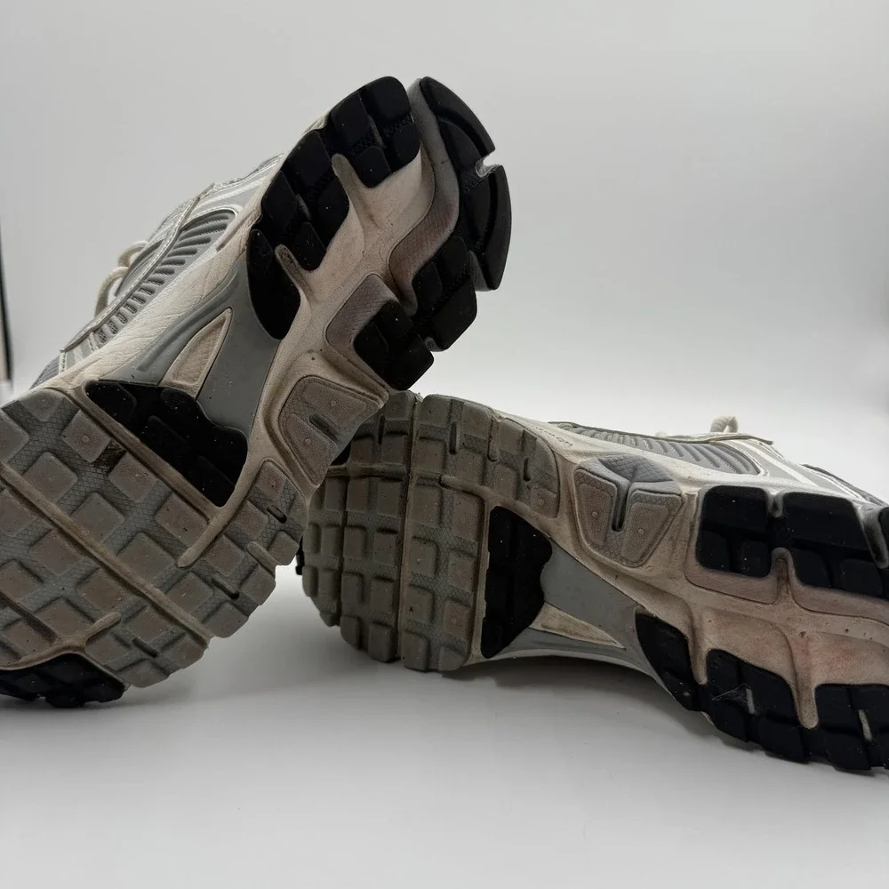 Nike vomero shoes
